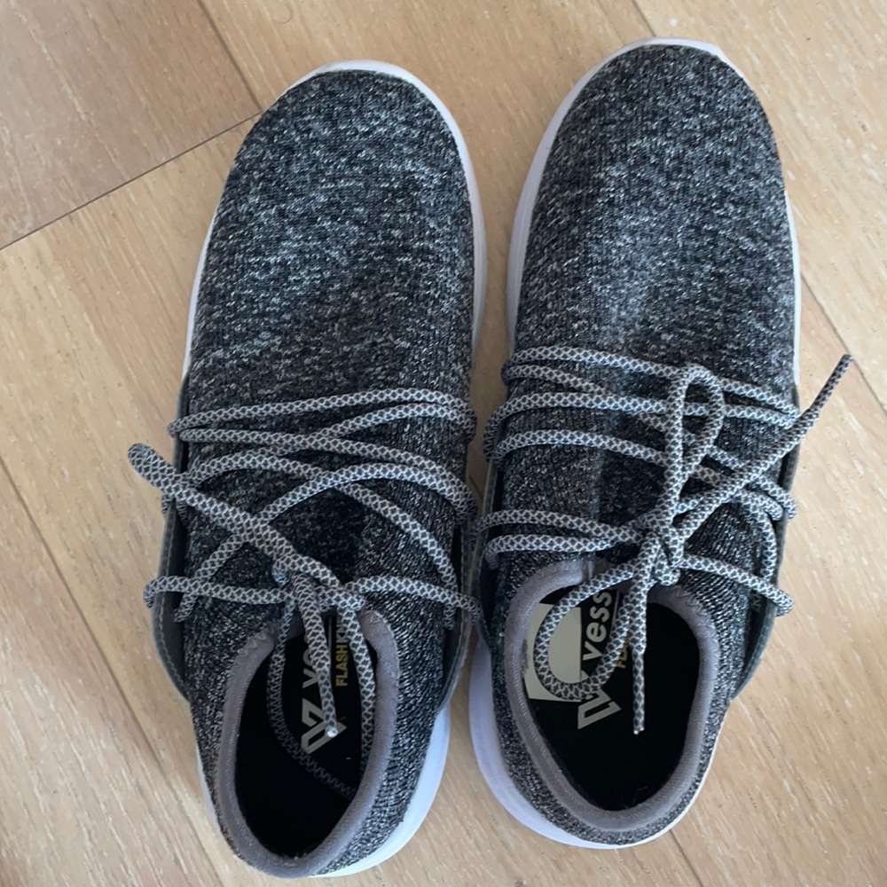 Vessi everyday waterproof athletic sneakers size 9